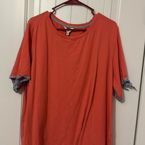 Cute detail! Crown and Ivy size 3x orange tee with blue and white trim sleeves. - Picture 1 of 3